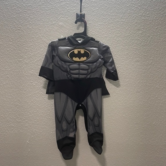 DC Batman costume - Picture 2 of 5